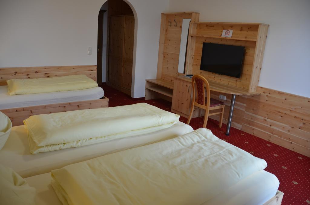 Gasthof-Pension Urzn Altmünster Esterno foto